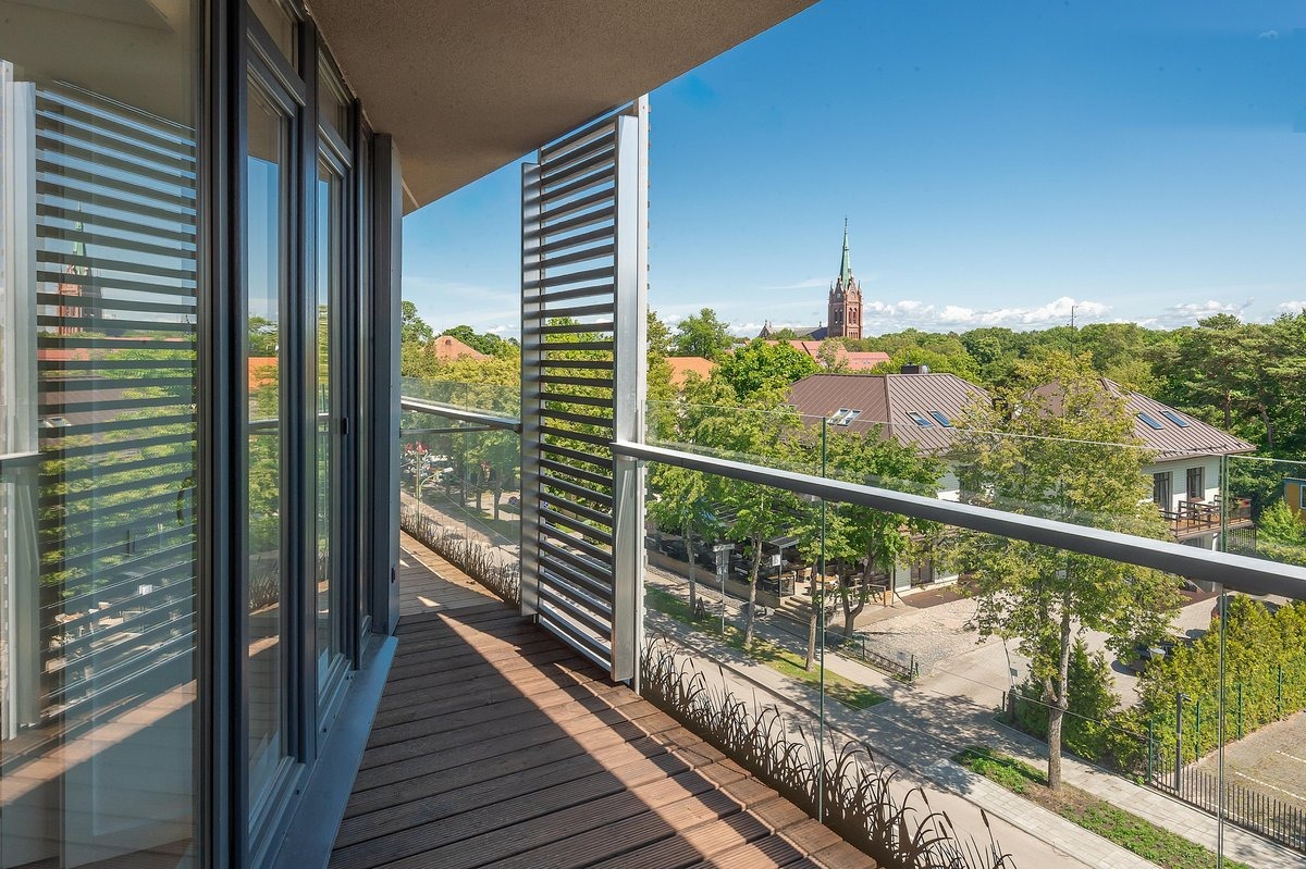 L2 apartamentai, terasa su bažnyčios bokšto panorama